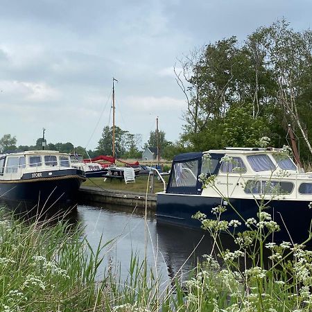 Boat Allemansfreon - Kamperen Op Het Water - Niet Om Mee Te Varen - Read Host Profile-Lees Hostprofiel Jutrijp المظهر الخارجي الصورة