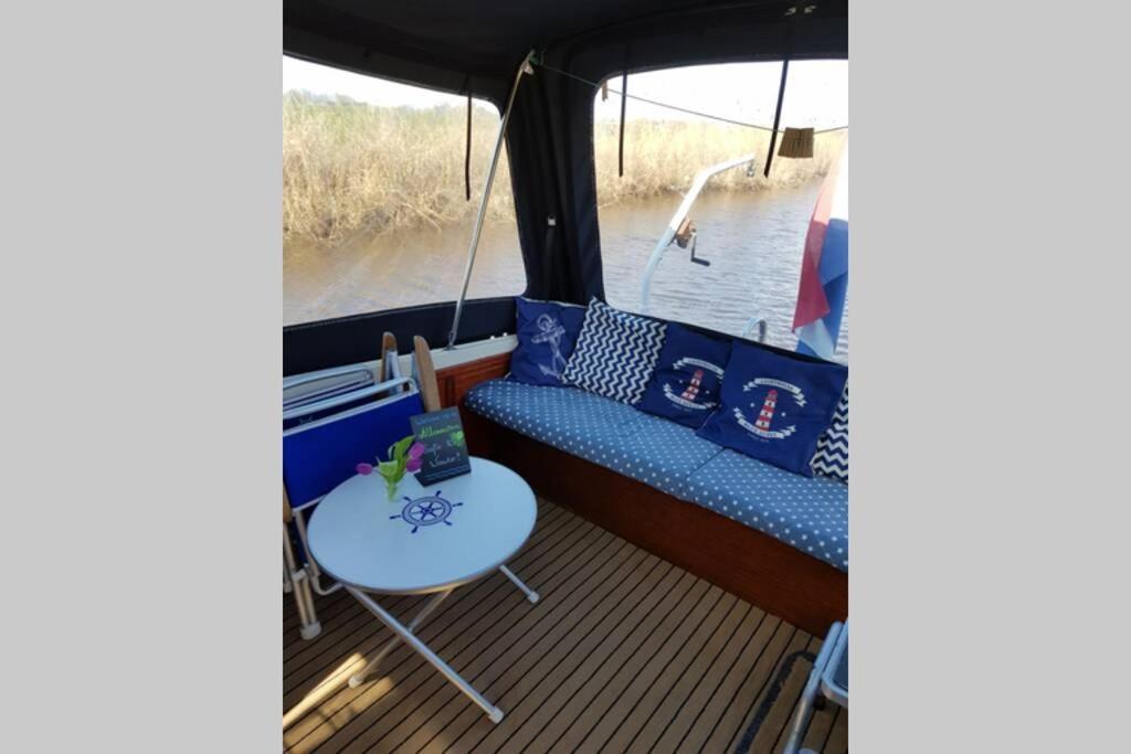 Boat Allemansfreon - Kamperen Op Het Water - Niet Om Mee Te Varen - Read Host Profile-Lees Hostprofiel Jutrijp المظهر الخارجي الصورة