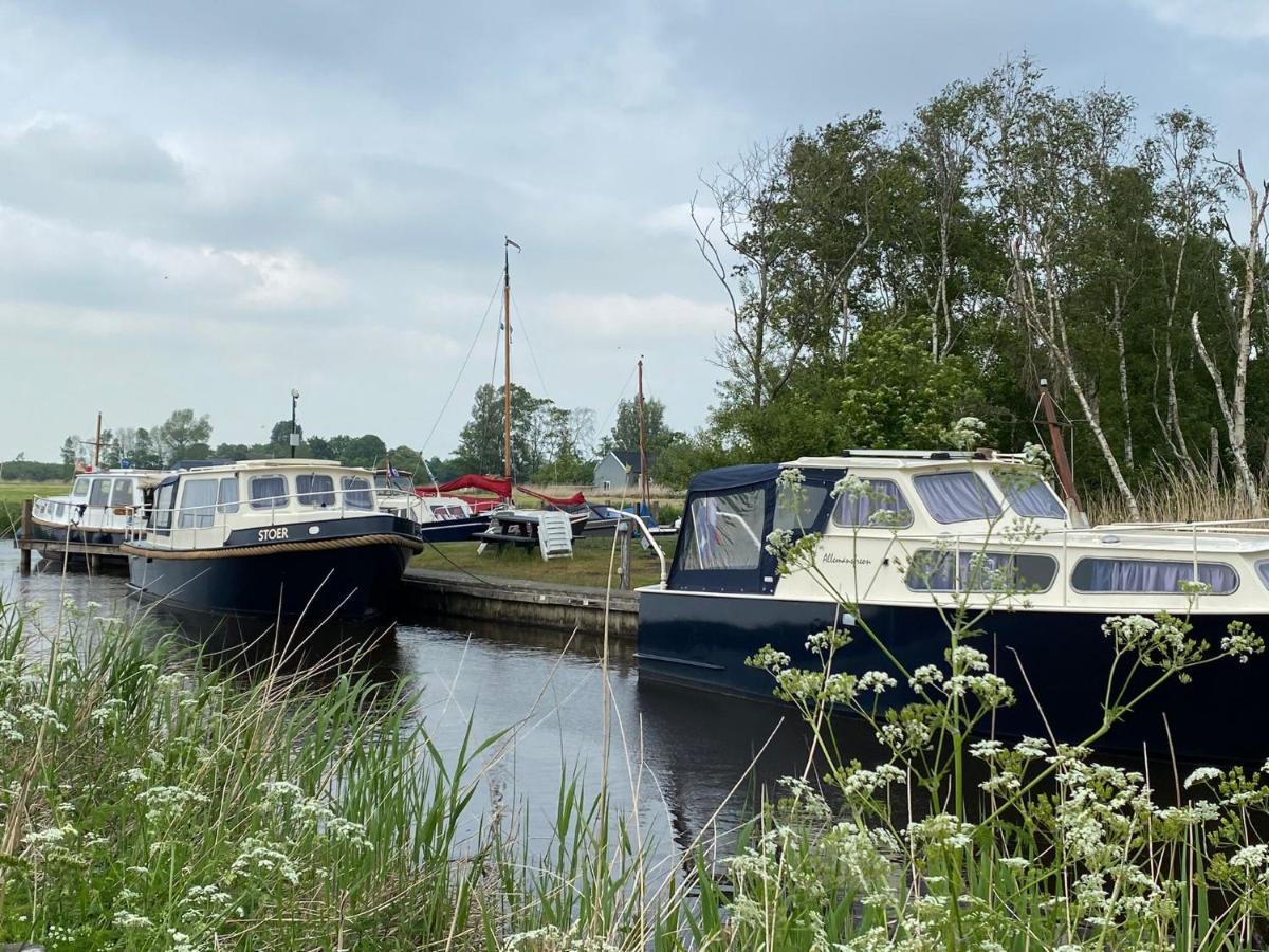 Boat Allemansfreon - Kamperen Op Het Water - Niet Om Mee Te Varen - Read Host Profile-Lees Hostprofiel Jutrijp المظهر الخارجي الصورة